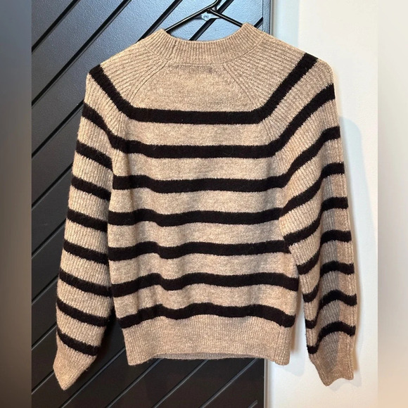 Mango stripped sweater. Size XS. Excellent condition. - Picture 2 of 2